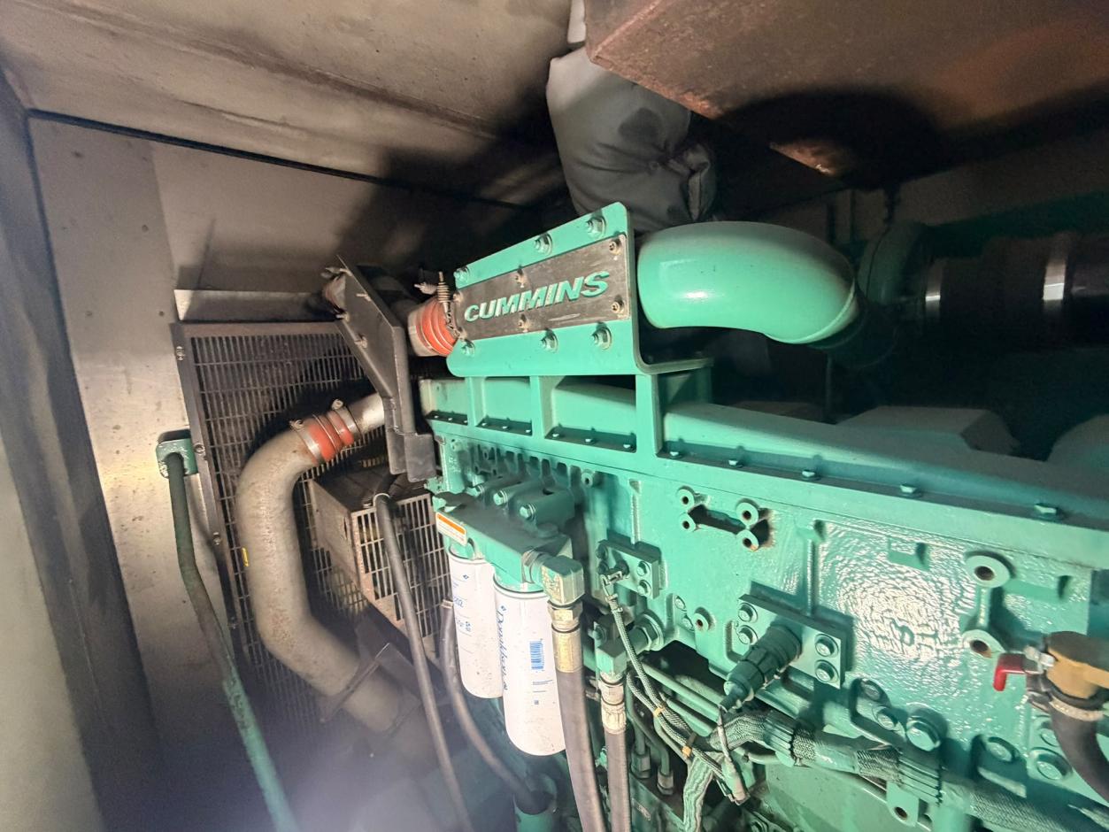 Cummins QSK23-G3 diesel engine inside the container - 2014 CPG C900 D5 Cummins containerised generator