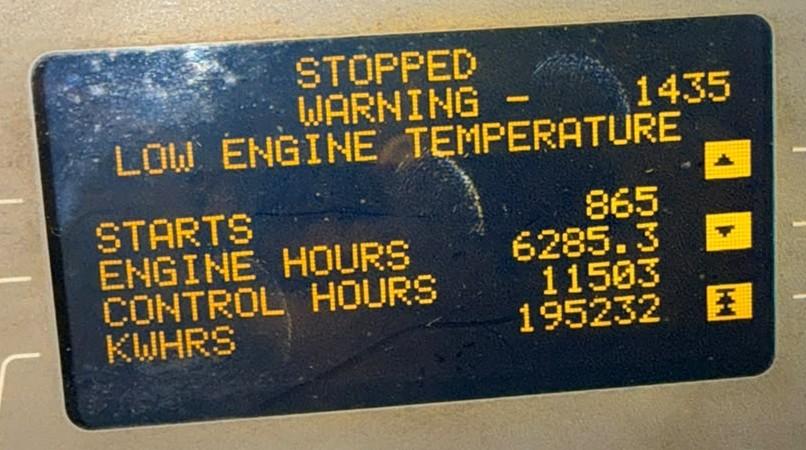 Controller display showing 6,285.3 engine hours - 2014 CPG C900 D5 Cummins containerised generator