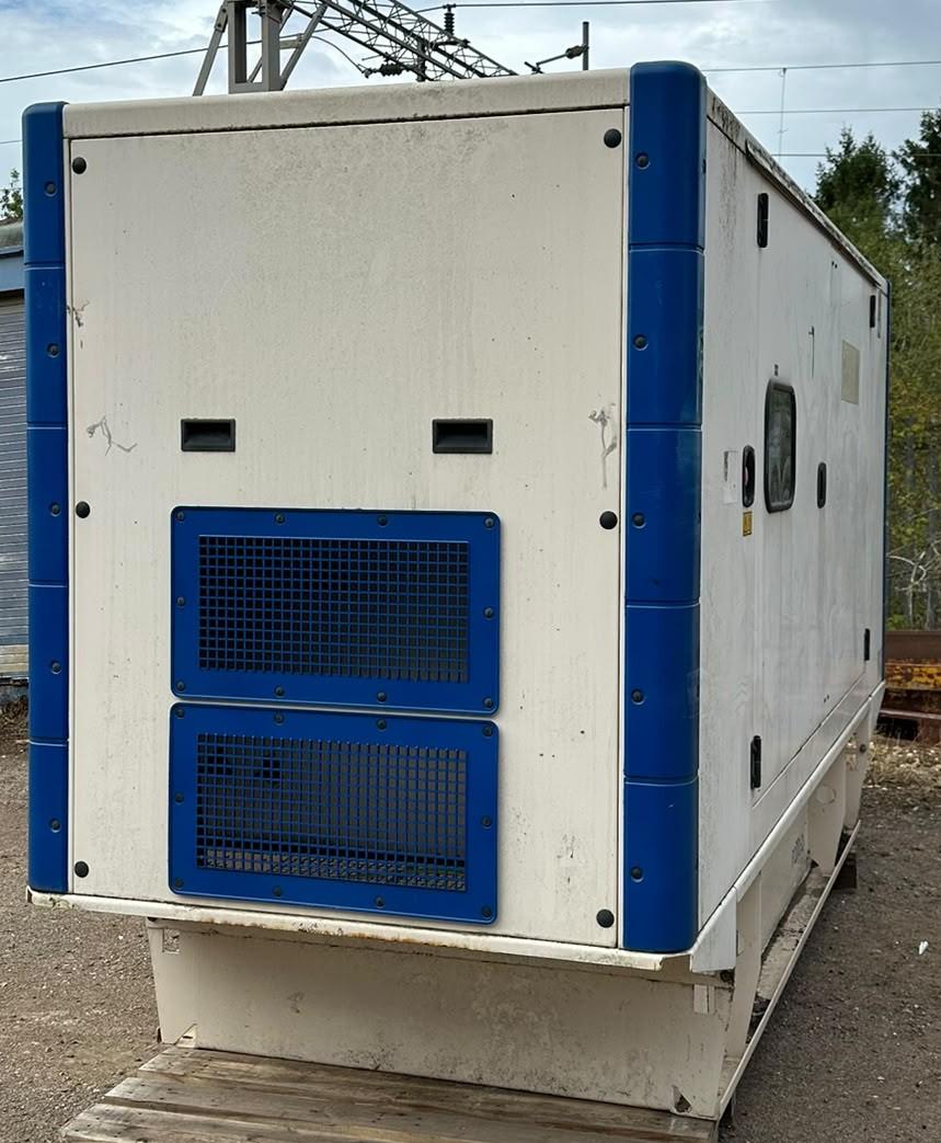 Ventilated end of acoustic enclosure - 2012 FG Wilson P200-2 used generator